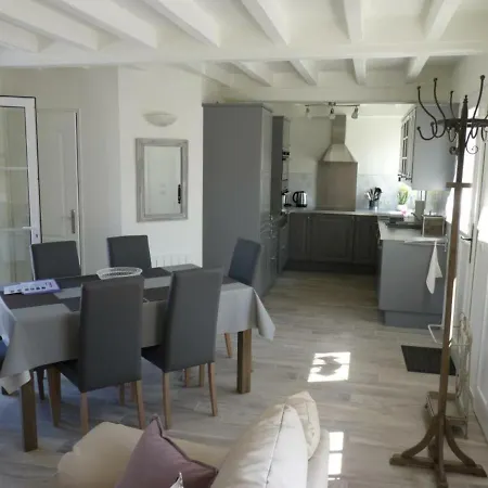 Jonquieres, 4 Pieces, 6 Personnes - Fr-1-526-15 Ferienhaus Jonquières